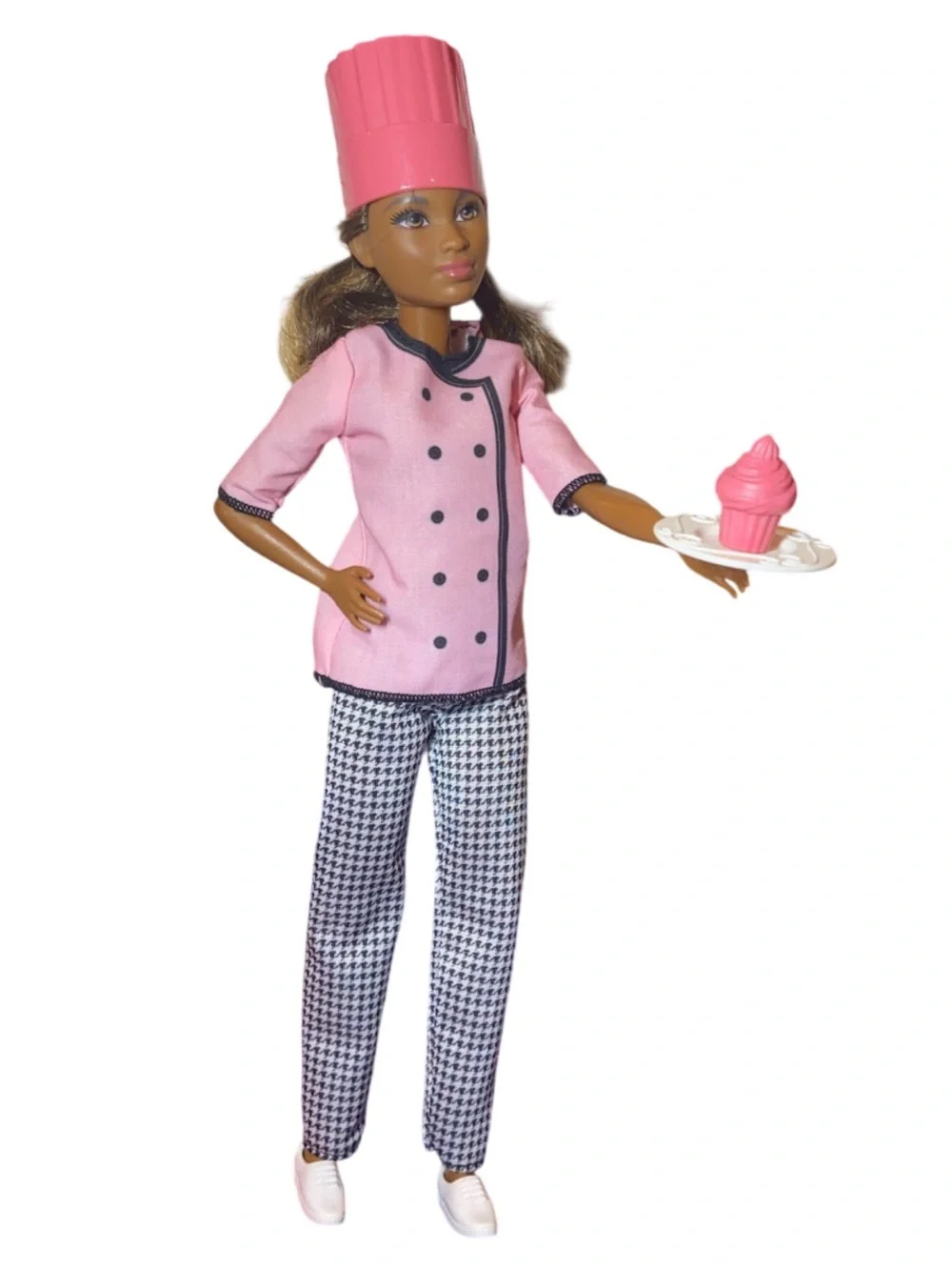 BARBIE CUPCAKE CHEF DOLL 2016 Mattel DVF54 African American Full Outfit Cupcake